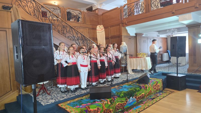 Concurs national de folclor la Cornul Vanatorului