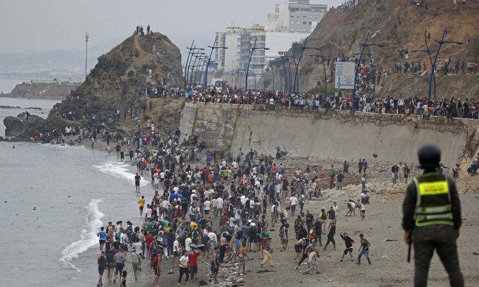 Criza migrantilor din Ceuta se agreaveaza Uniunea Europeana convoaca o reuniune de urgenta