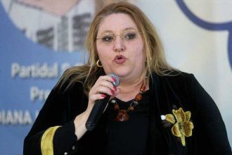 Diana Sosoaca a pierdut procesul impotriva Parlamentului European si isi va pastra imunitatea ridicata
