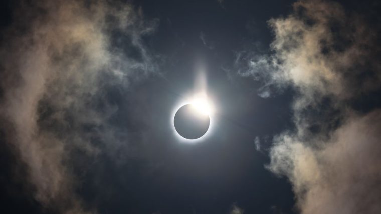 Eclipsa din 12 august afecteaza energia verde scadere semnificativa a productiei fotovoltaice in Europa