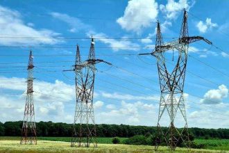 Guvernul pune in aplicare planul de urgenta in domeniul energiei Transelectrica poate suspenda exporturile si restrictiona consumul marilor industrii