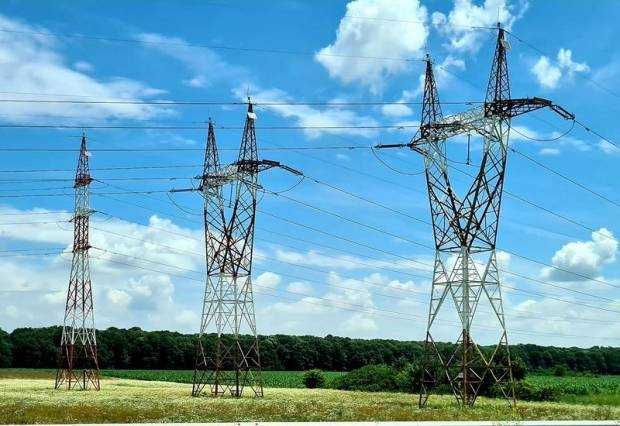 Guvernul pune in aplicare planul de urgenta in domeniul energiei Transelectrica poate suspenda exporturile si restrictiona consumul marilor industrii