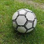 Preotii din Romania intra in competitie Campionat national de fotbal intre greco catolici si romano catolici in Bucuresti