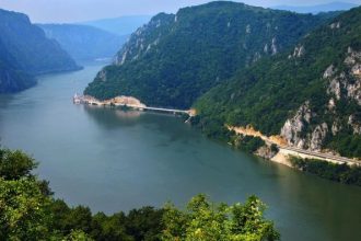 Primele efecte dupa scufundarea barjelor in Dunare nivelul apelor a crescut cu 8 centimetri
