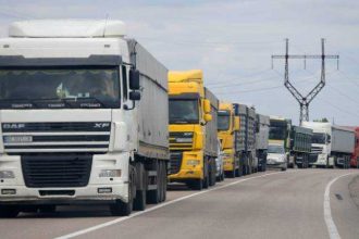 Restrictii de circulatie duminica pe drumurile din judetile Satu Mare Bihor si Arad pentru vehiculele de peste 75 t