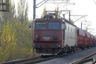 Romania se confrunta cu riscul de a ramane fara trenuri Criza financiara de la CFR aproape sa opreasca transportul feroviar