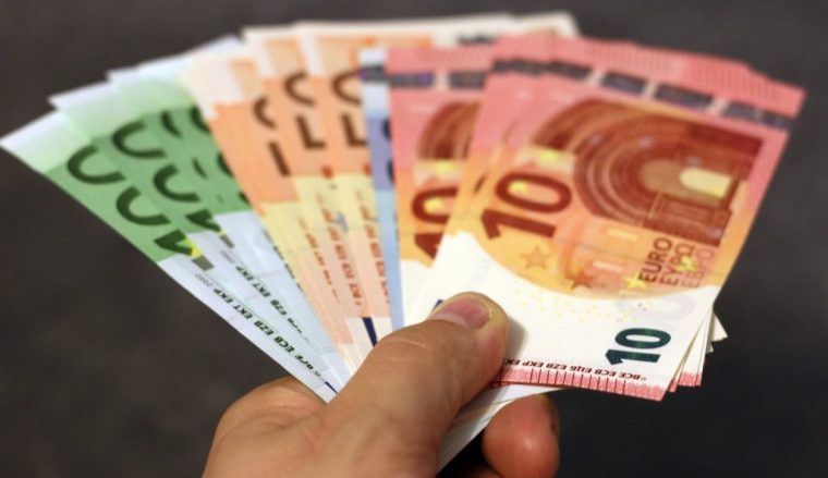 Romnia nu respecta in prezent niciun criteriu pentru adoptarea euro