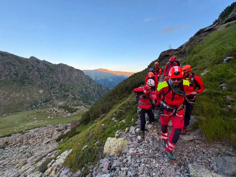Salvamont Arges doua interventii intr o singura zi pentru turisti obositi