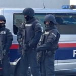 Schema care face victime in Austria esroci se alearga drept politisti si invoca infractori romani