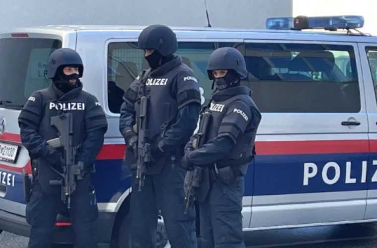 Schema care face victime in Austria esroci se alearga drept politisti si invoca infractori romani