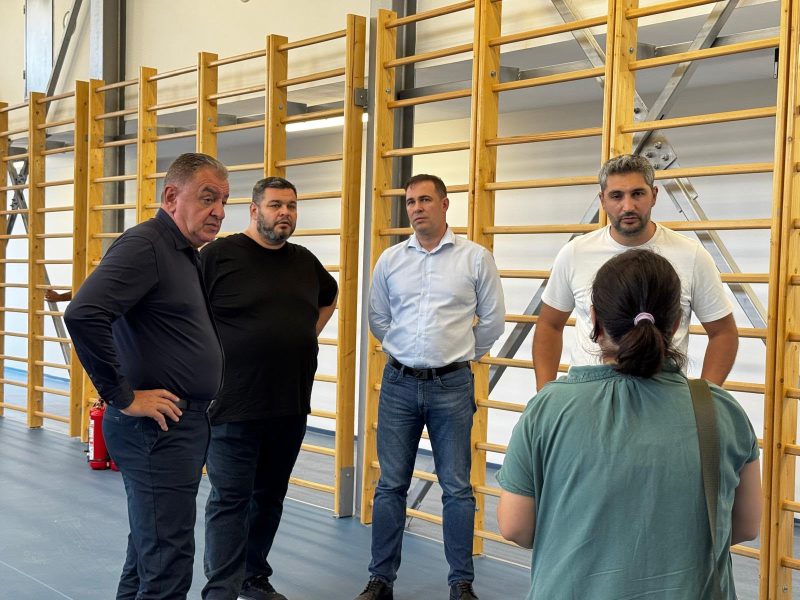 Scoala Gimnaziala Nicolae Iorga din Pitesti dispunede o noua sala de educatie fizica