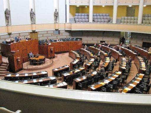 Senatul a aprobat legea din PNRR referitoare la incompatibilitati PNL si USR pregatesc o sesizare la CCR in ciuda faptului ca au votat proiectul