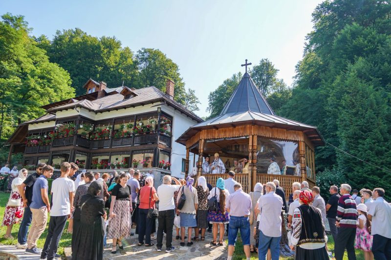 Sfantu Cuvios Pafnutie Parvu Zugravu sarbatorit la Manastirea Robaia