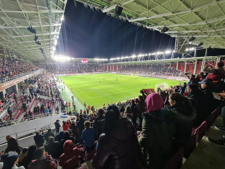 Stadionul Rapid din Giulesti va fi gazda unui meci din play off ul Ligii Campionilor De ce microbistii romani nu au avut acces