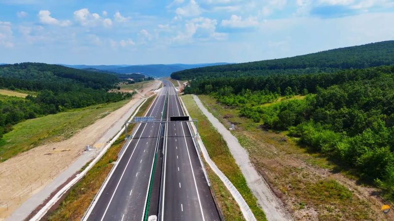 Triciclist pe sens interzis pe A1 19 apeluri la 112 si o interventie de urgenta a policiei