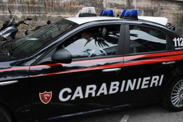 Un roman si a dat foc in fata locuintei fostei iubite in Italia Barbatul se afla in stare critica