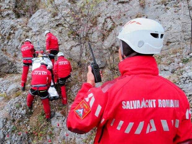 interventii repetate ale salvamontistilor in weekend 36 de apeluri 32 de turisti salvati si un deces
