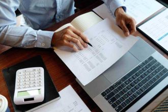 reguli noi pentru companiile de stat ce trebuie sa faca societatile cu datorii pana la sfarsitul lunii pentru a putea angaja personal