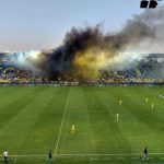 surpriza periculoasa inainte de meciul beitar austria viena un rucsac cu 50 de articole pirotehnice descoperit in tribunele stadionului din ploiesti