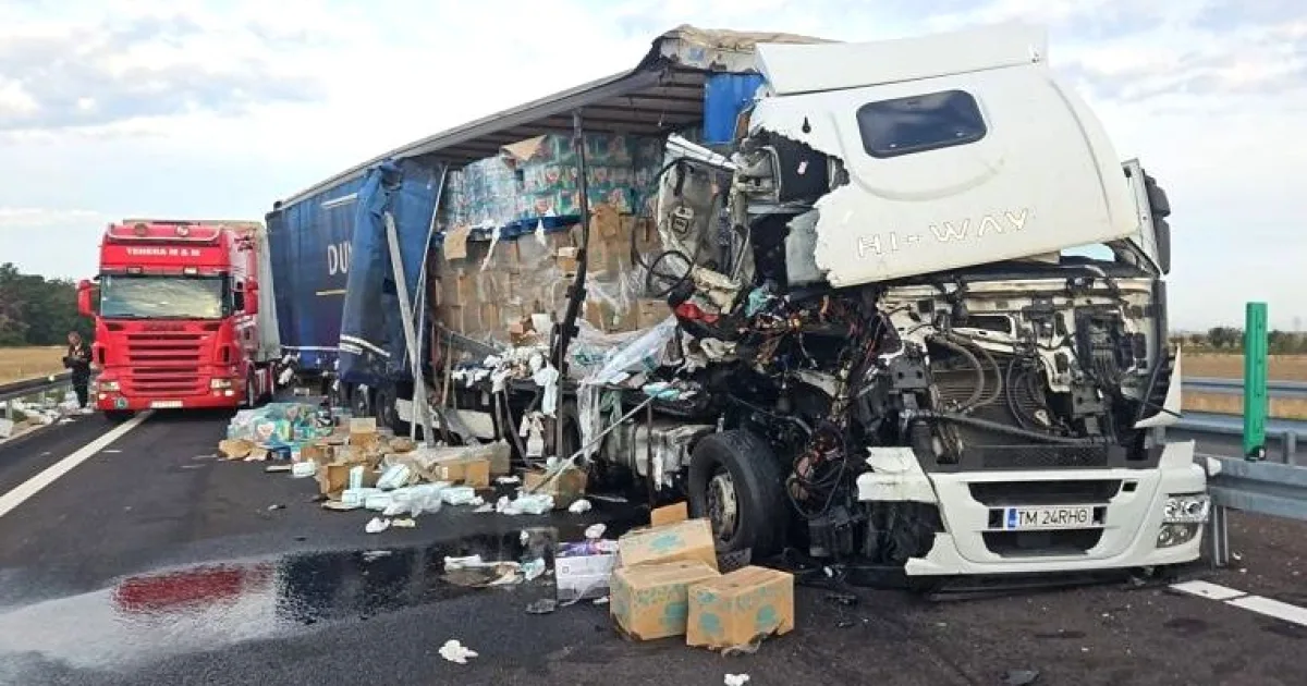 Accident cu două TIR-uri în Argeș: impact violent