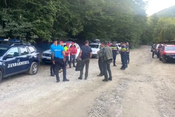Alertă în Argeș: se caută cu efective mărite