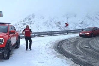 Iarna a lovit puternic la munte în Argeș