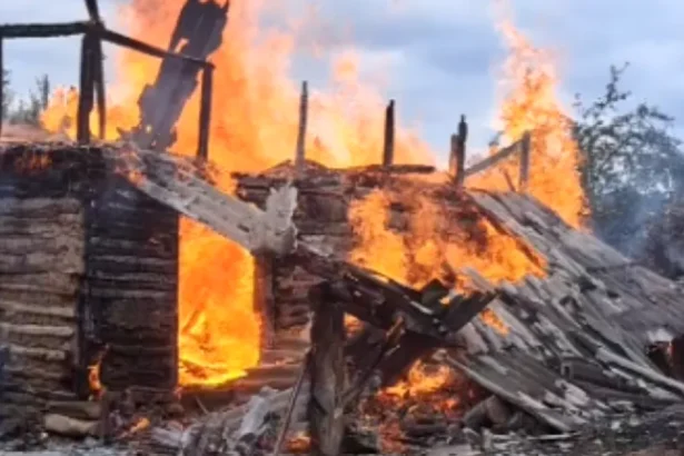 Incendiu puternic în Pitești, panică în rândul oamenilor