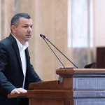 Votăm 300 de parlamentari, indiferent cine înaintează legea