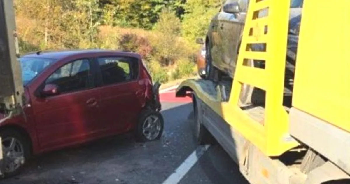 Accident în Argeș. O șoferiță de 31 de ani a fost rănită